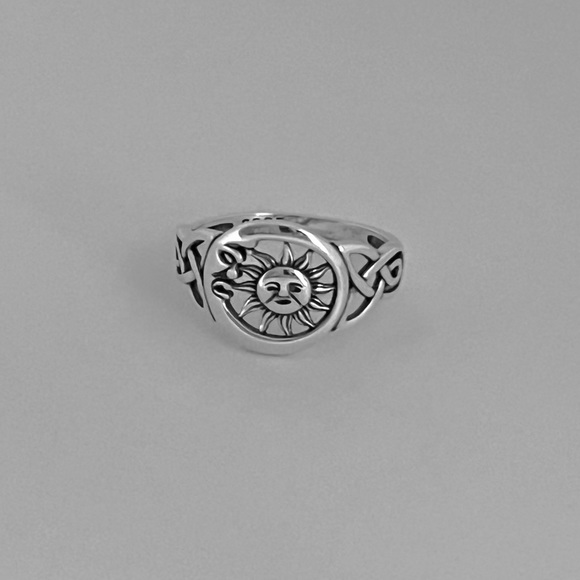 Sterling silver Celtic sun and moon ring, sun ring, moon ring, celtic ring - Picture 2 of 11